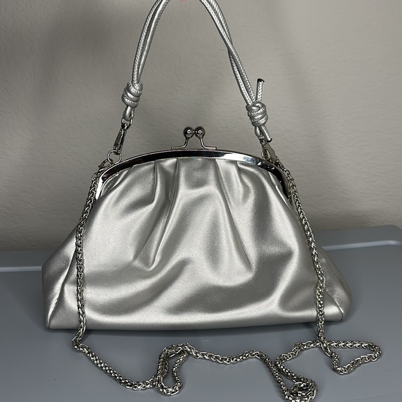 Dull Gray Silver Medium Coin Purse Shaped - Picture 3 of 3